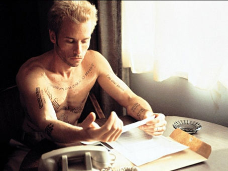 Memento (2000) di Christopher Nolan
