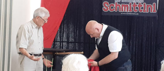 Gemütliche Senioren in „OFlo“