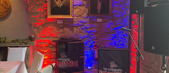 Hochzeit mit Geburtstag auf der Burg