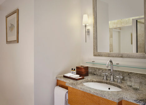016 Hyatt_BHX_1717.jpg