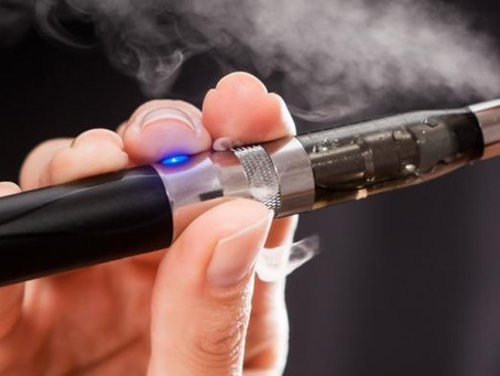 Cigarros electrónicos vendem glamour mas têm riscos