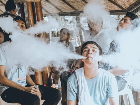 Fumar nas esplanadas vai hoje a debate