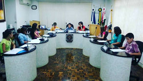 Vereadores mirins de Água Doce se reúnem em primeira sessão