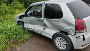 Carro com placas de Água Doce se envolve em acidente em Concórdia