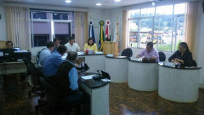 Vereadores de Água Doce aprovam projetos em sessão extraordinária