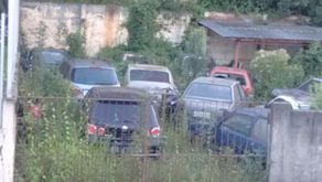 Boca no Trombone: Abandono em pátio da Delegacia de Água Doce preocupa moradores