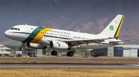 Falha técnica reacende debate sobre a troca da aeronave presidencial.