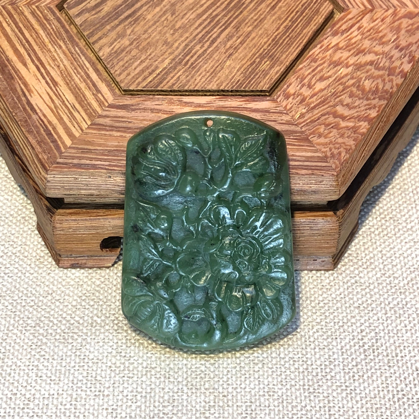 牡丹富貴-手工和田碧玉牌