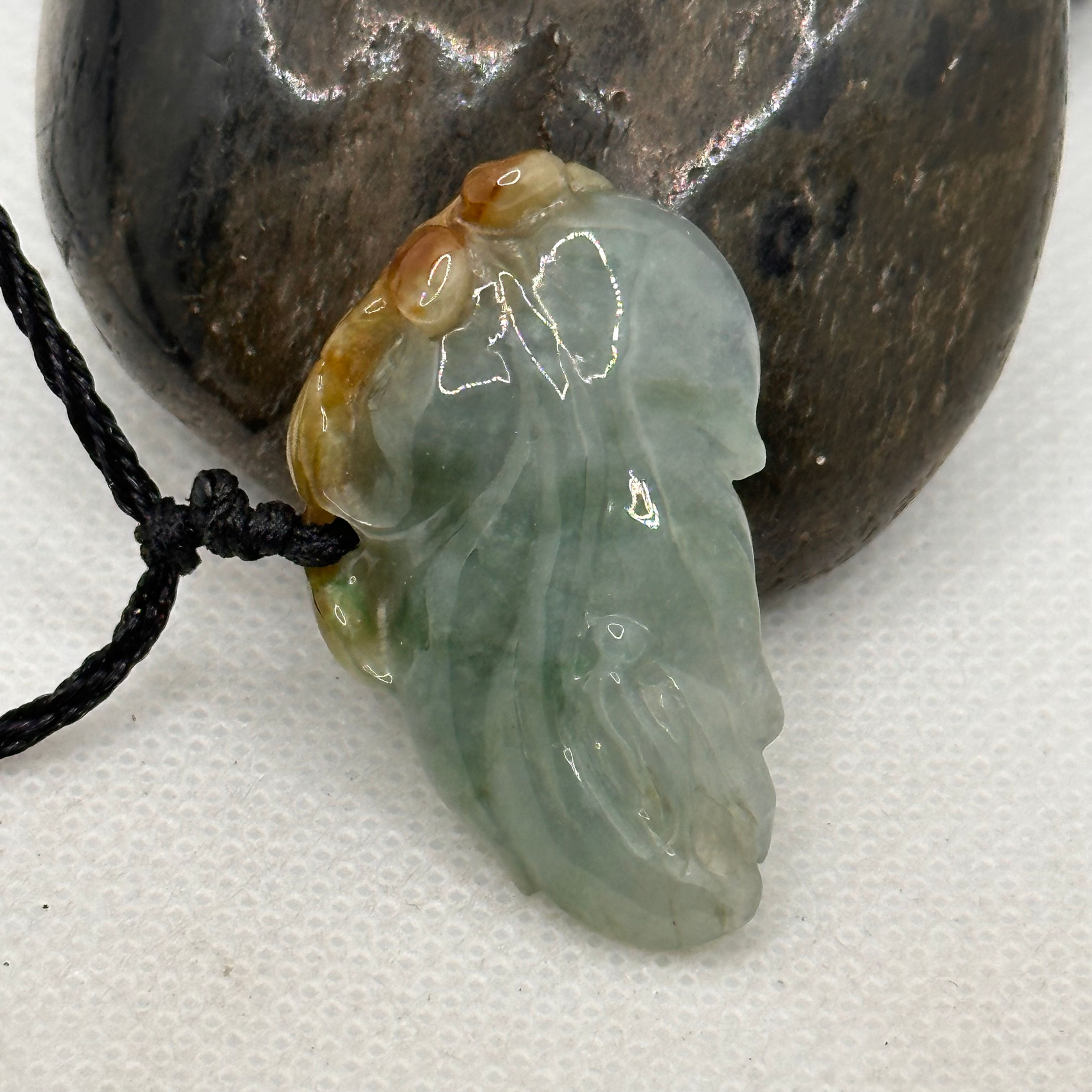 【鴻運當頭】— 紅翡點翠葉脈冰潤掛飾