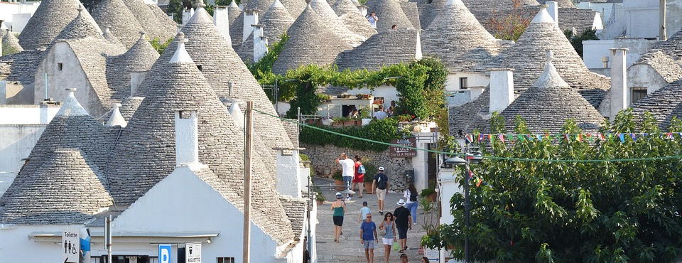Trulli Alberobello.jpg