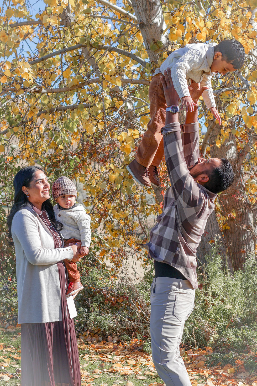Intergenerational Family Photoshoot with kids by Social Simmi in Kamloops