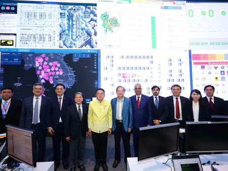 ทรู คอร์ปอเรชั่นล้ำไปอีกขั้น ครั้งแรกในไทยโชว์ทดสอบ "LIVE - Cell Broadcast Service" แจ้งเตือนภัยฉุกเฉิน 5 ภาษา ให้ผู้ใช้งานทรู-ดีแทคในพื้นที่ได้รับแจ้งเตือนจริง