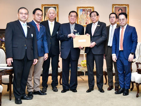หอการค้าไทยฯ มอบเอกสารข้อเสนอแนวทางเยียวยาและช่วยเหลือผู้ประกอบการที่ได้รับผลกระทบจากสถานการณ์ชายแดนไทย-กัมพูชา