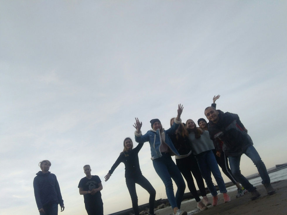 Наконец встретились и выбрались с классом на берег) Песни, чай, костёр, всё как надо :)