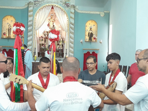 Folia do Divino em Cananéia: uma tradição que atravessa gerações.