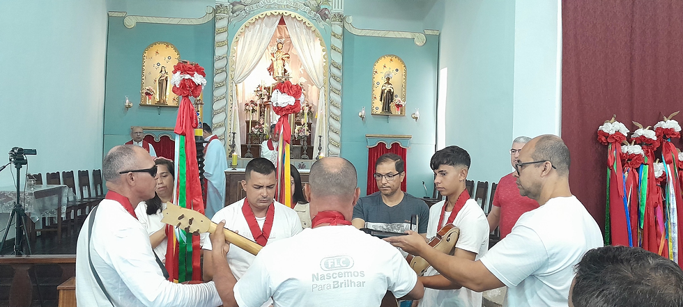 Folia do Divino em Cananéia: uma tradição que atravessa gerações.