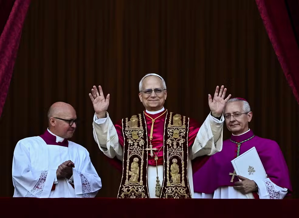 Cardeal Prevost é eleito Papa Leão XIV, o primeiro papa americano.