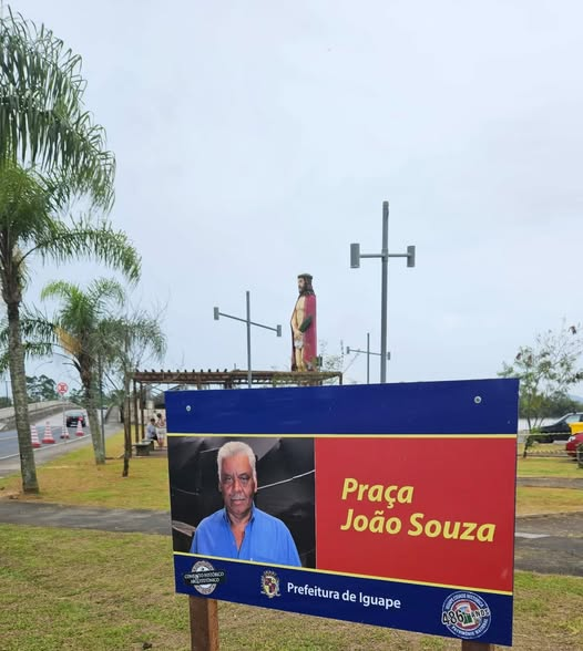 Imagem do Senhor Bom Jesus instalada na Praça.