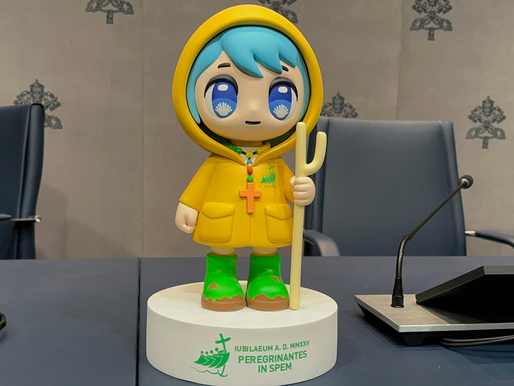 Conheça Luce: a polêmica e problematizada mascote do Jubileu 2025.