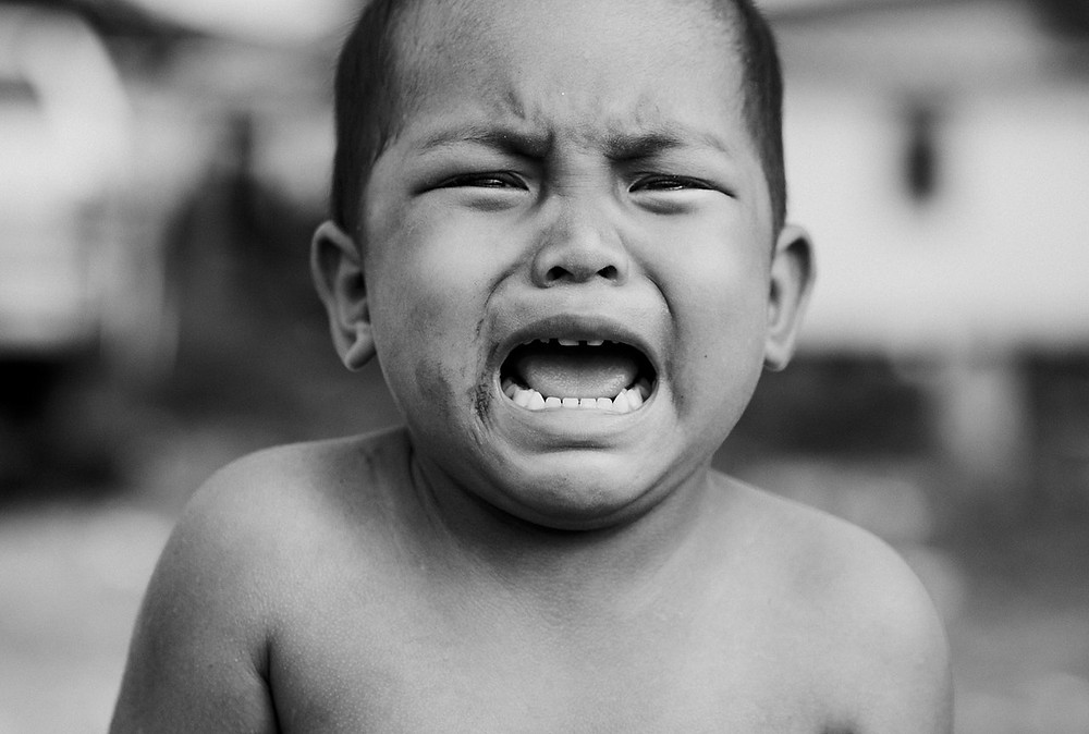 Crying Hispanic Child Photo by it's me neosiam from Pexels
