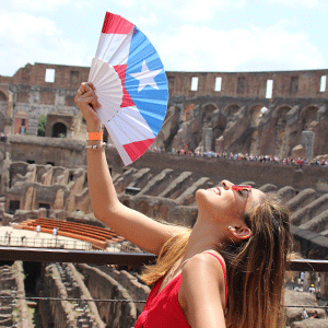 Ciao Italia-roma-coliseo-chica-abanico.g