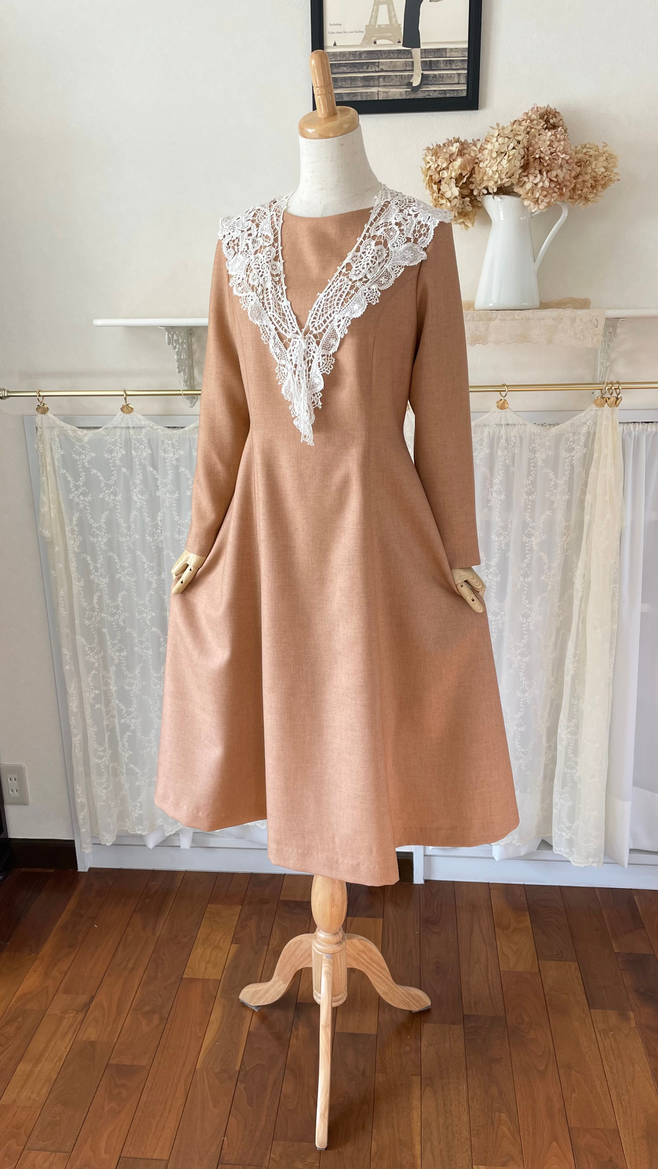 上質ウールのフレアワンピース『テラコッタ色のシンプルシックな一生物のロングワンピース』