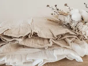 Baby Blanket Gift Ideas: Suggest creative and unique baby blanket gift ideas.