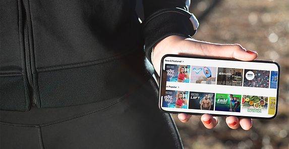 iphone-xs-max-featuring-a-fitness-girl-showing-her-screen-at-sunrise-25976_edited.png