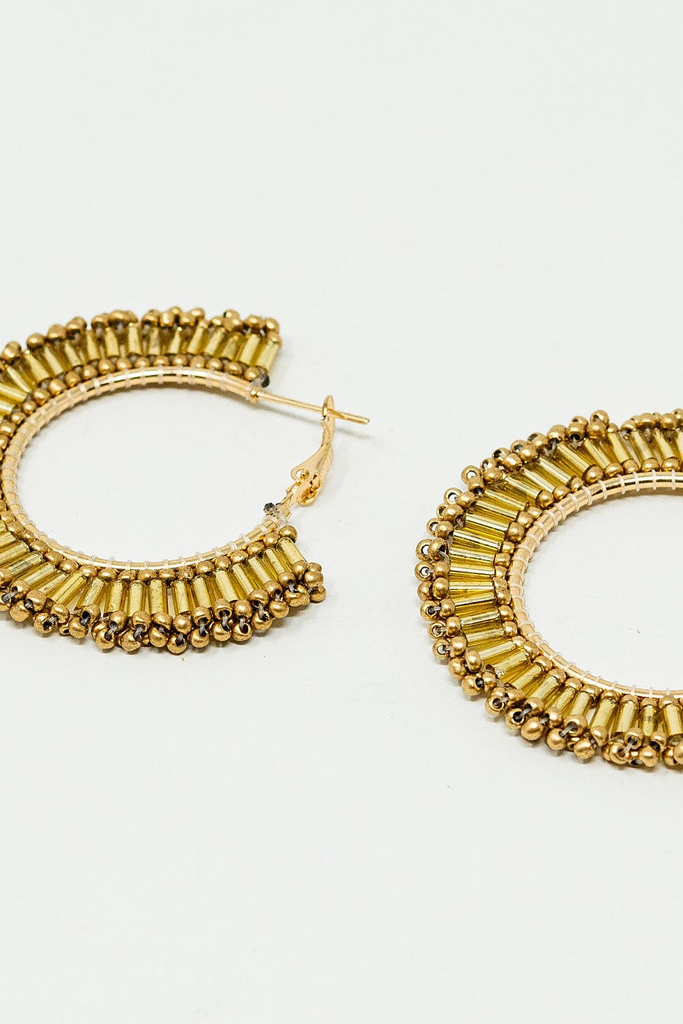 Thumbnail: Medium Hoops With Beaded Details in Gold