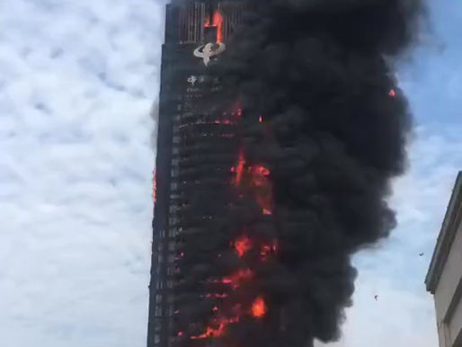 Video:Fire breaks out in multi-storied building; Many floors burnt down,a shocking incident in China