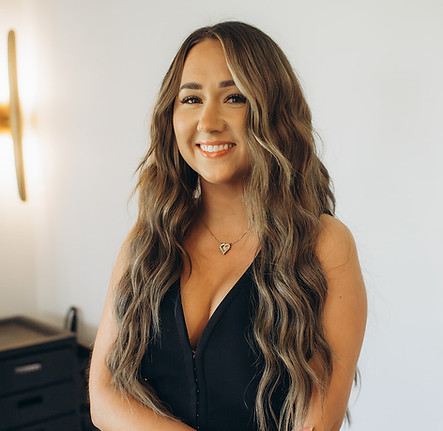 Chazity Langdon Genius Weft Keratin Bond K-tips Extension Specialist at LOX Beauty Collective Springboro Ohio
