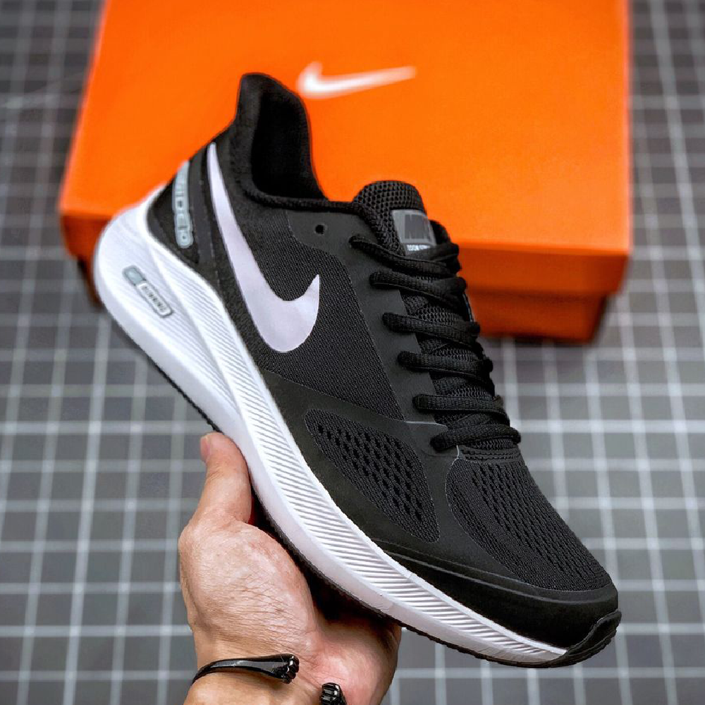 Nike Guide 10 Running Shoes Black White View 1