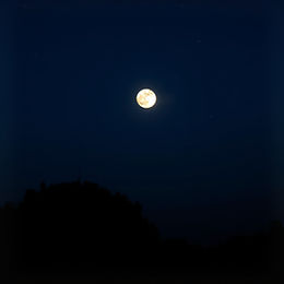 The May 31, 2026 Blue Moon at Apogee | A Sacred Weekend of Reflection, Stillness, and Quiet Power
