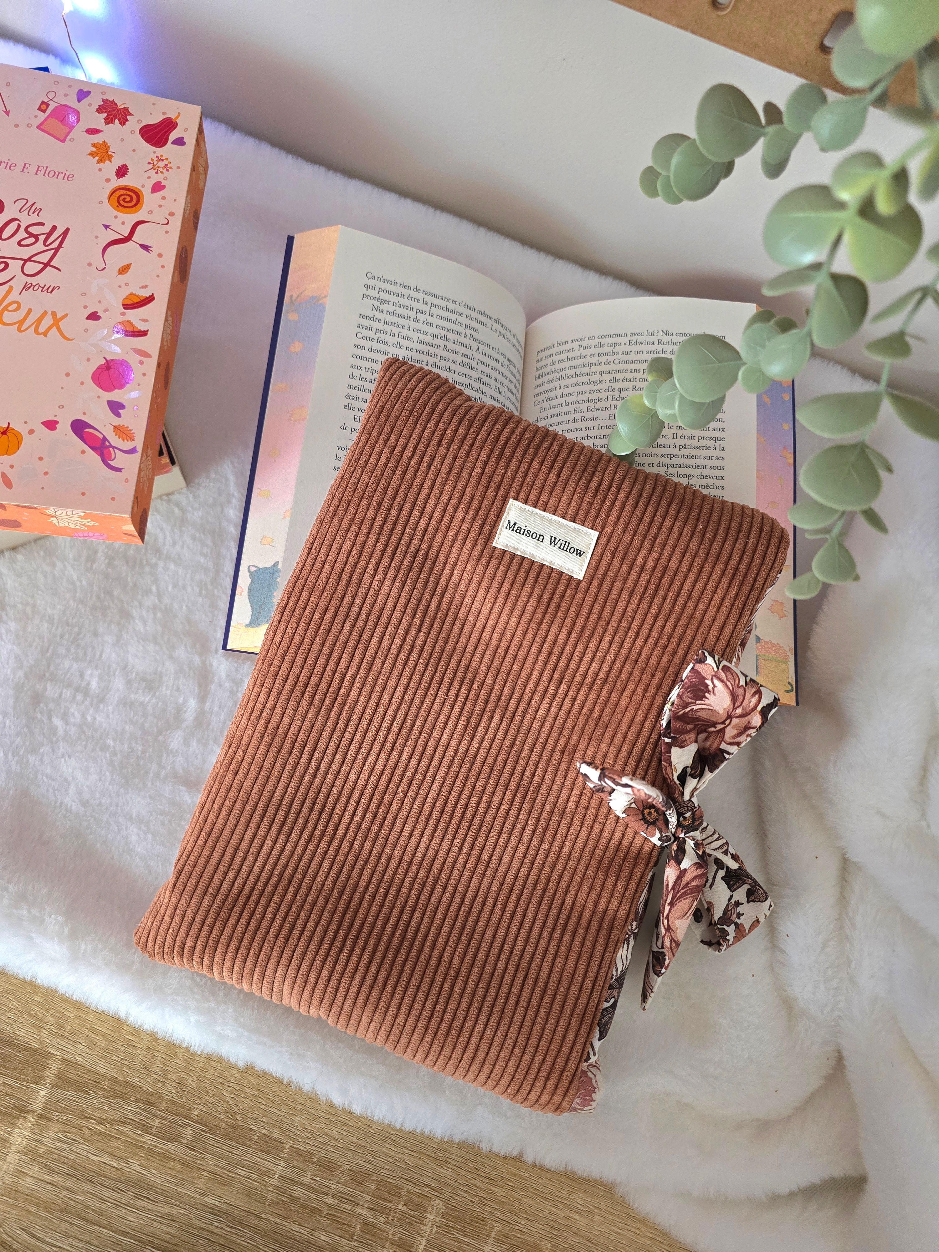 Housse de liseuse marron fleurie