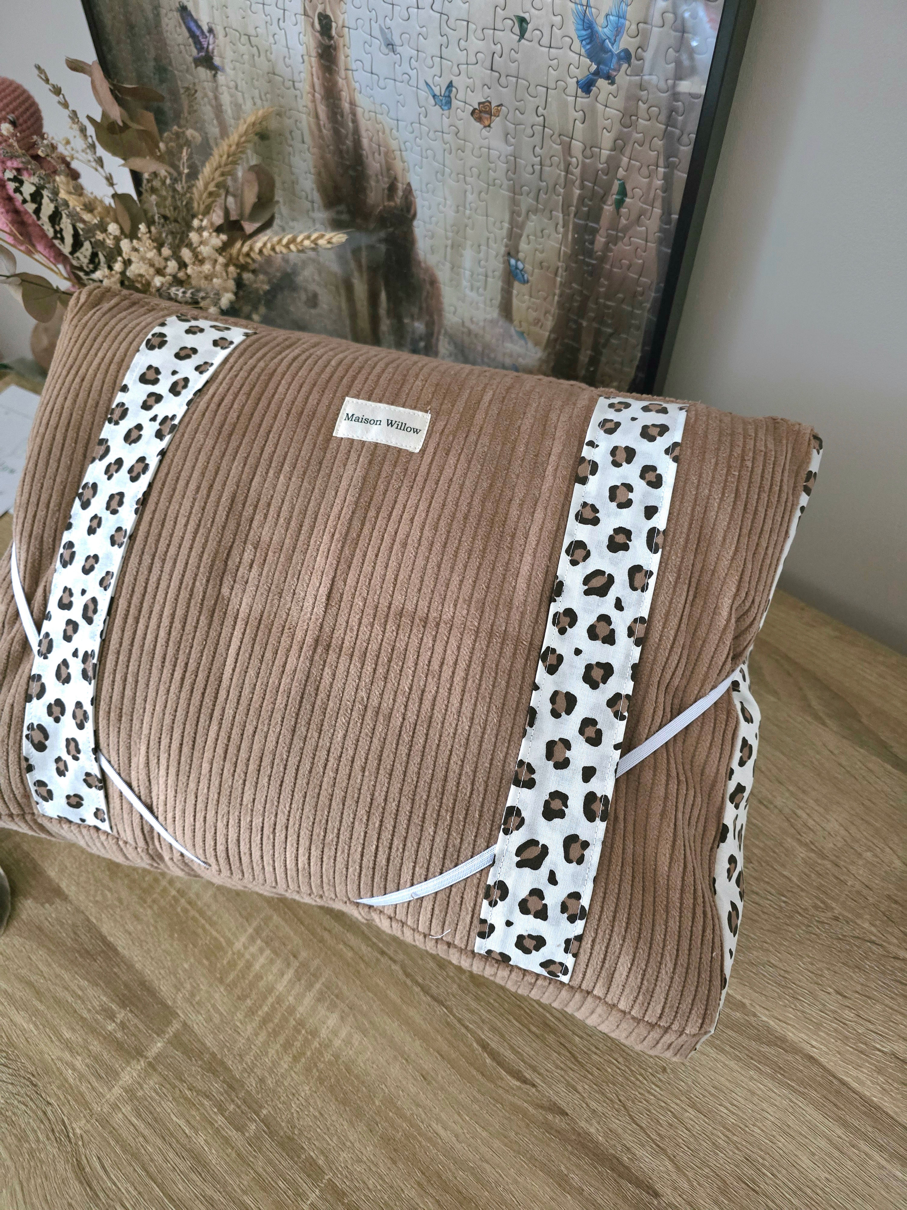 Coussin de lecture léopard