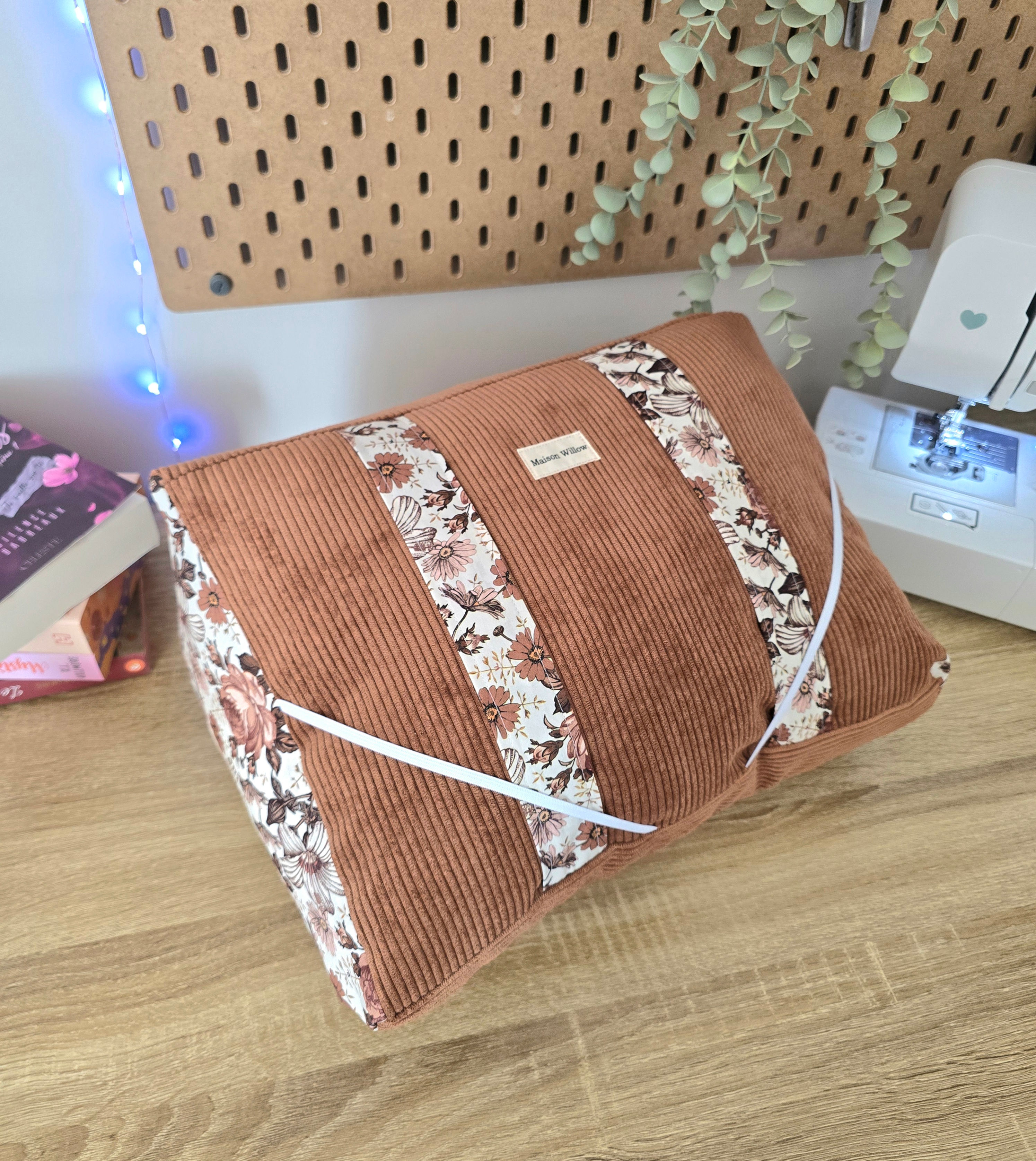 Coussin de lecture marron