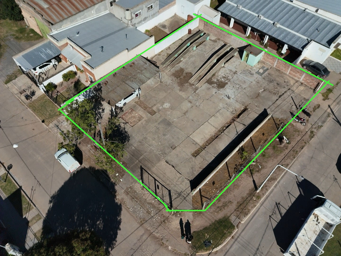 🏡✨ ¡Excelente oportunidad de inversión en esquina estratégica de Carmen de Arec