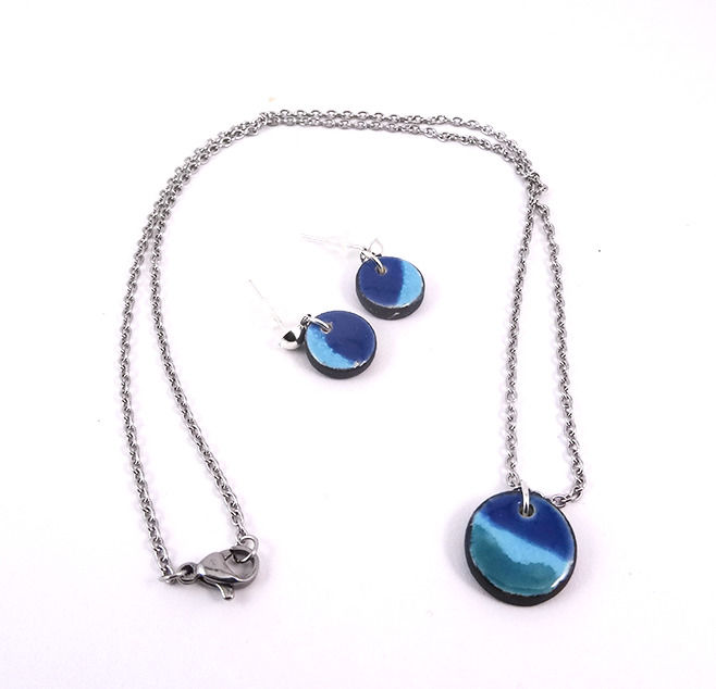 bijoux en céramique artisanale bleus