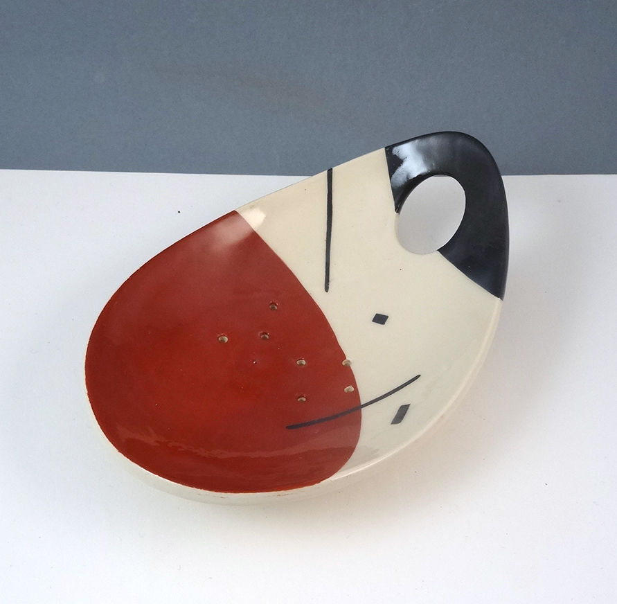 porte-savon original rouge graphique céramique artisanale