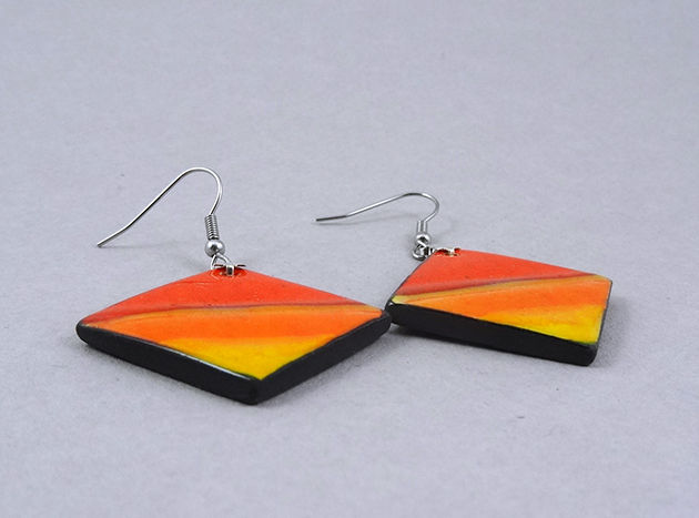 Miniature : boucles d'oreilles originales orange pour femme grandes boucles carrées