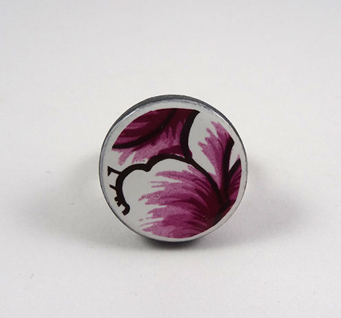 Miniature : bague ronde rose et blanche dessin pétale de fleur design vintage