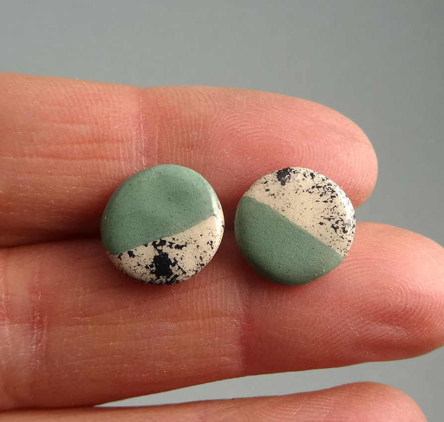 clous d'oreilles turquoise ronds