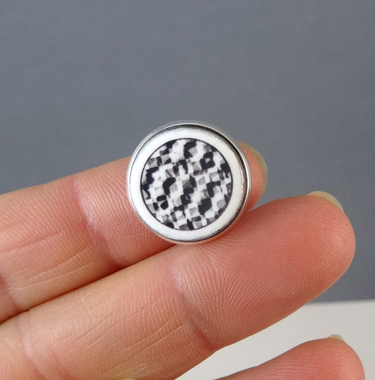 Miniature : bague originale en céramique noir blanc graphique bijou créateur