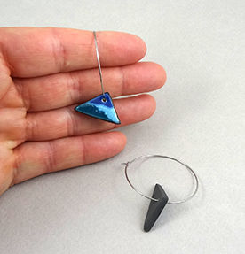 boucles créoles et triangles bleus bijoux en céramique créateur