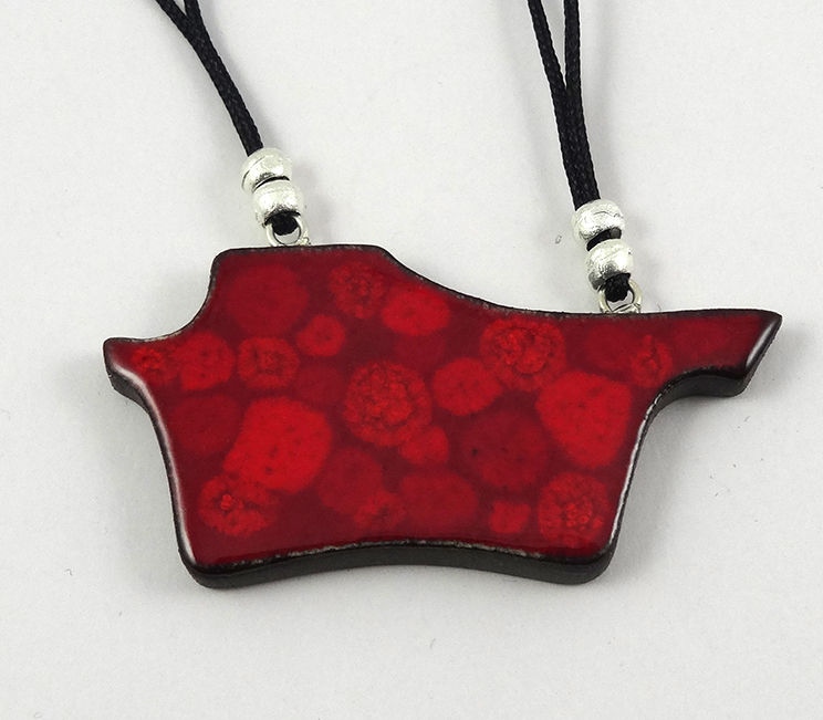Miniature : collier pendentif en céramique rouge bijou original de créateur