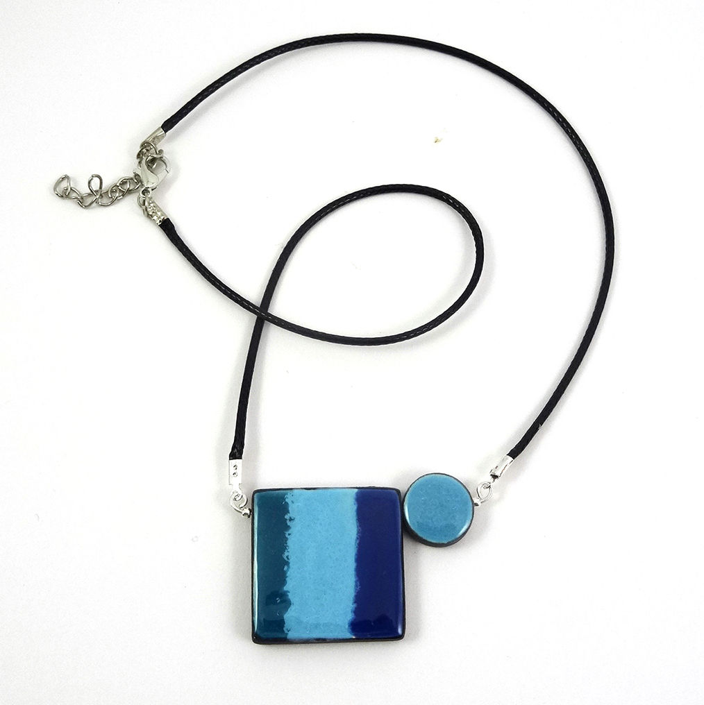 collier bleu original carré et rond en céramique créateur