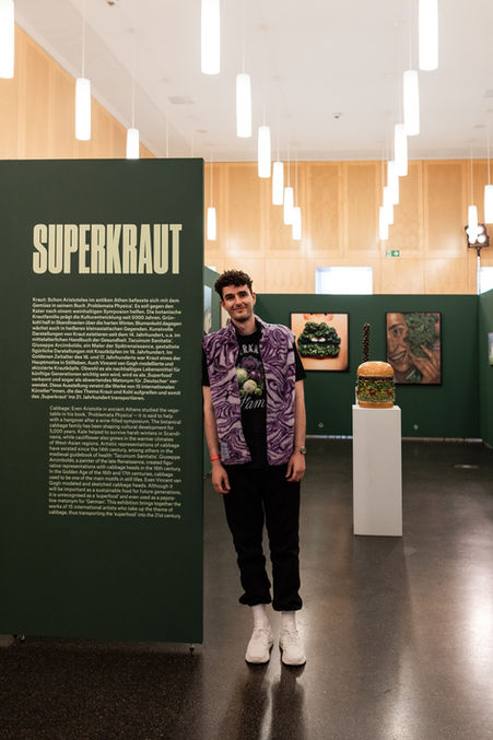 Tim Bengel curator, Superkraut exhibition Stuttgart, contemporary art Germany, cabbage culture, Esslingen artist, modern art curator.