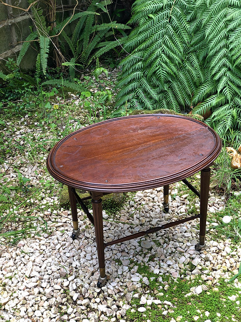 Mesa Auxiliar Ovalada con ruedas