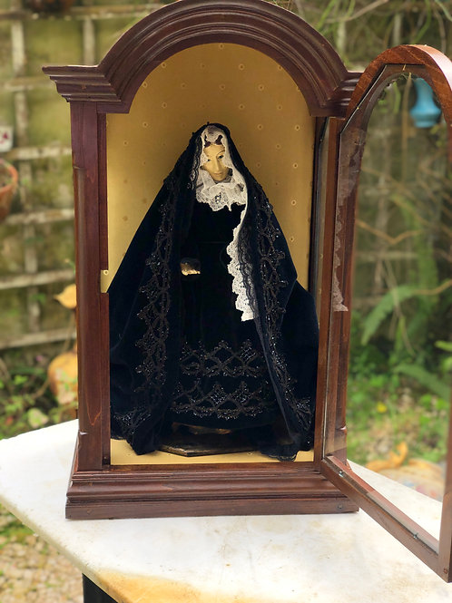 Antigua Capilla de Madera con Virgen Dolorosa de Vestir, S.XIX