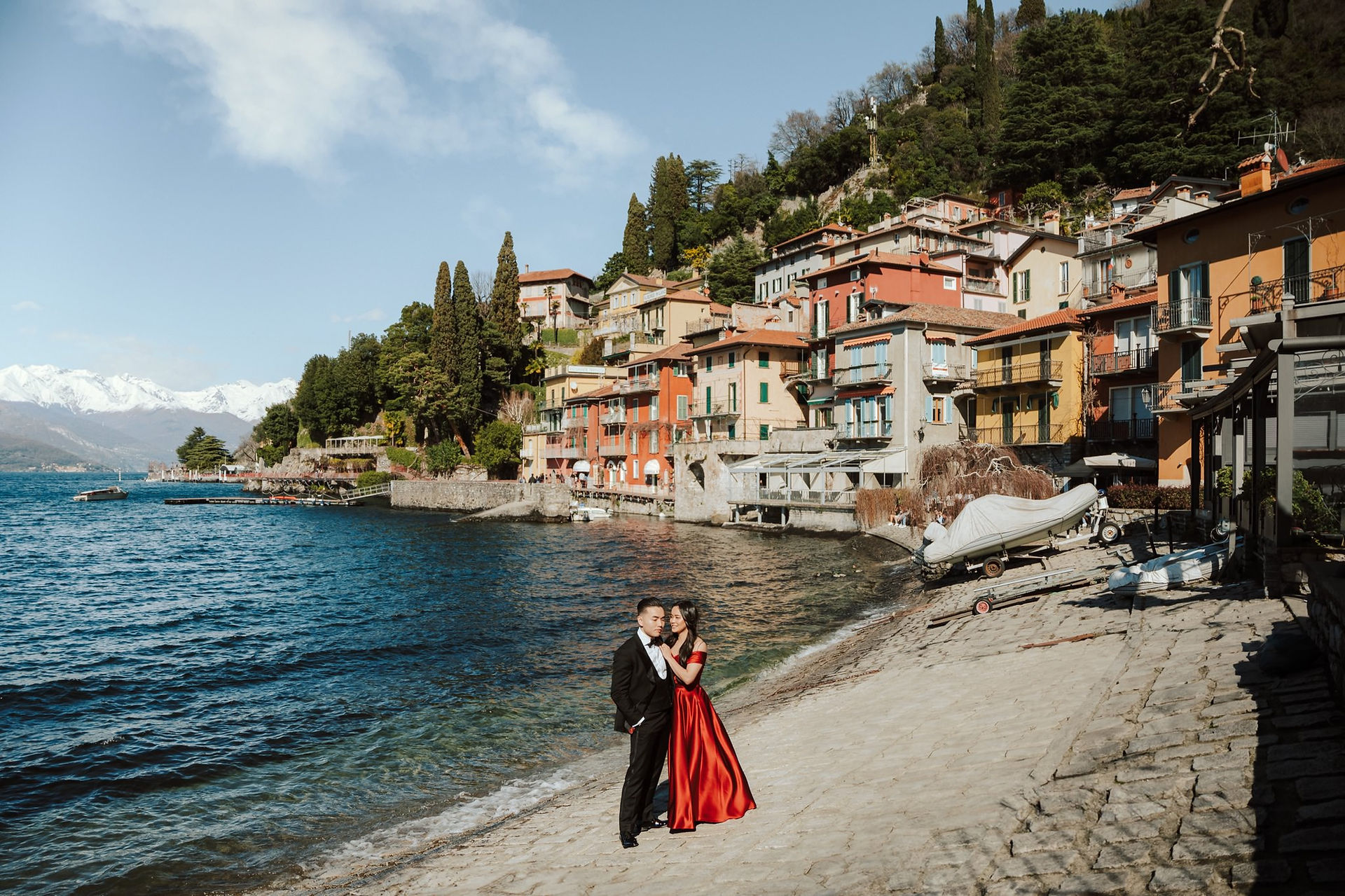 lake-como-couple-photshoot-engagement-prewedding-luxury-wedding-photographer-italy-varenna